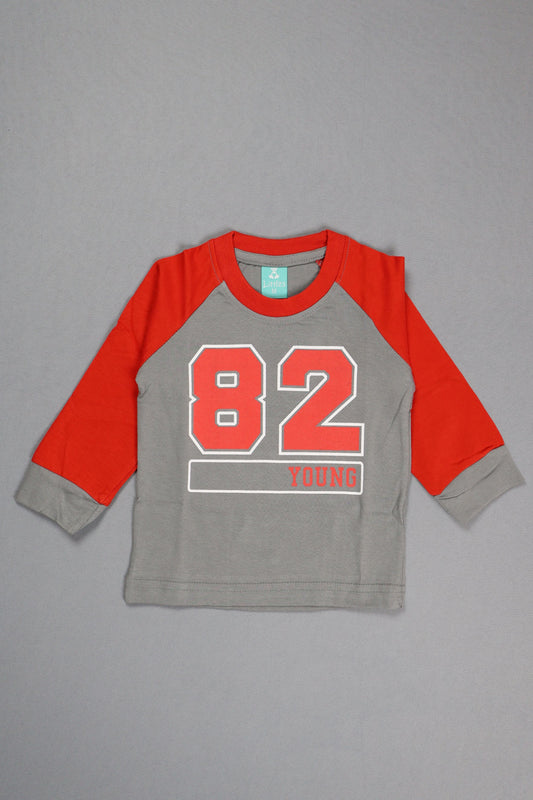 Gray and red long-sleeve shirt with number 82 on a gray background