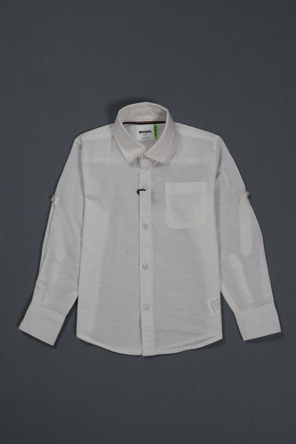 "A comprehensive product view of the Fyst boys' off-white casual button-down shirt. The main image showcases the premium cotton twill texture with a clean, front-facing profile featuring a single chest pocket and matching tonal buttons. Side-by-side thumbnails highlight the functional versatility of the garment, demonstrating both the full-length sleeves and the buttoned roll-up tab feature that allows for a relaxed, mid-arm style. The shirt is finished with a classic spread collar and a subtle curved hemli